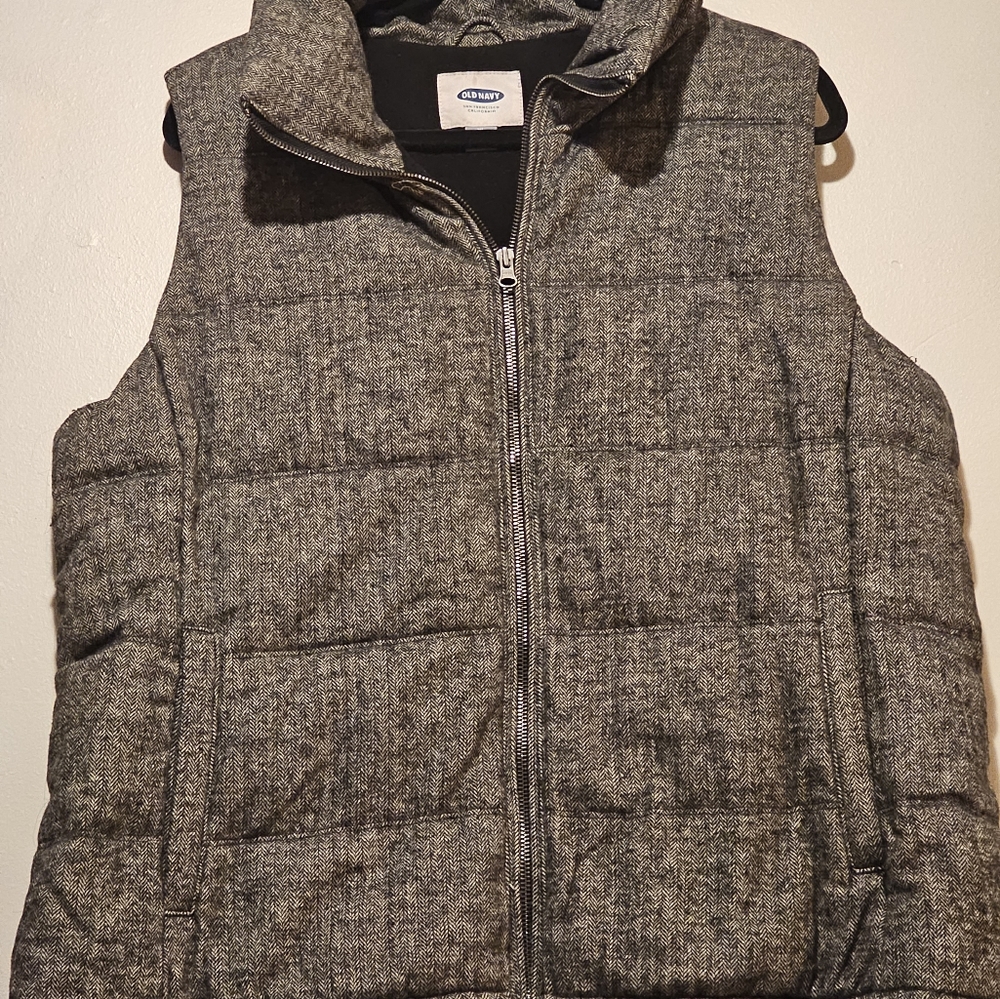 Old Navy Puffer Vest